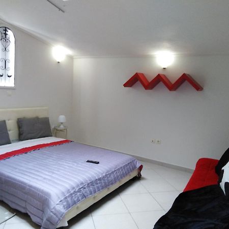 Cozy Minimal Apartment Πειραιάς Εξωτερικό φωτογραφία