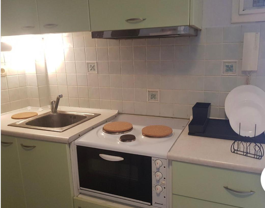 Cozy Minimal Apartment Πειραιάς Εξωτερικό φωτογραφία