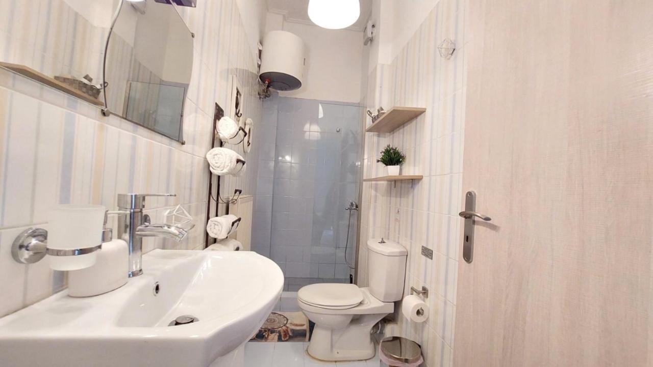 Cozy Minimal Apartment Πειραιάς Εξωτερικό φωτογραφία